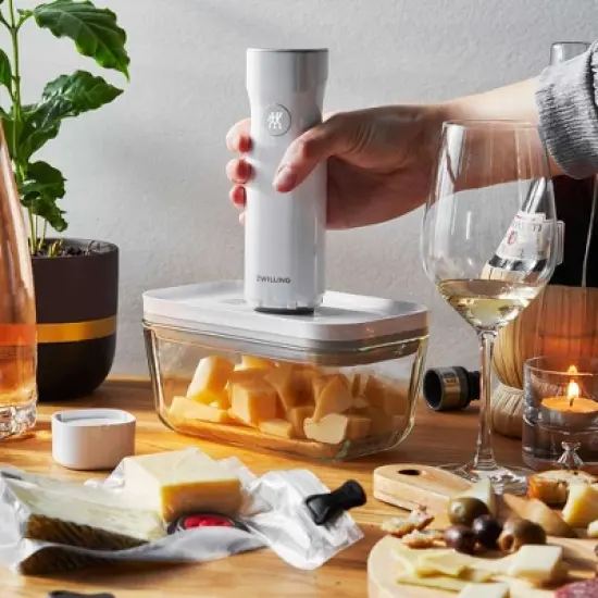 ZWILLING Fresh & Save Handheld Vacuum Sealer Machine for Easy Storage image {4}