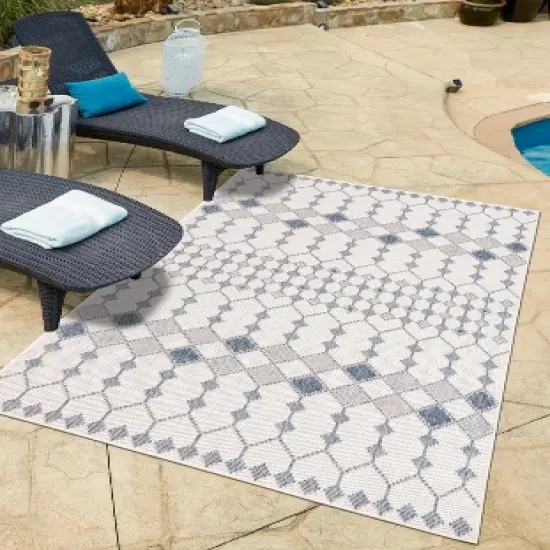 Unique Loom Outdoor Trellis Area Rug image {2}