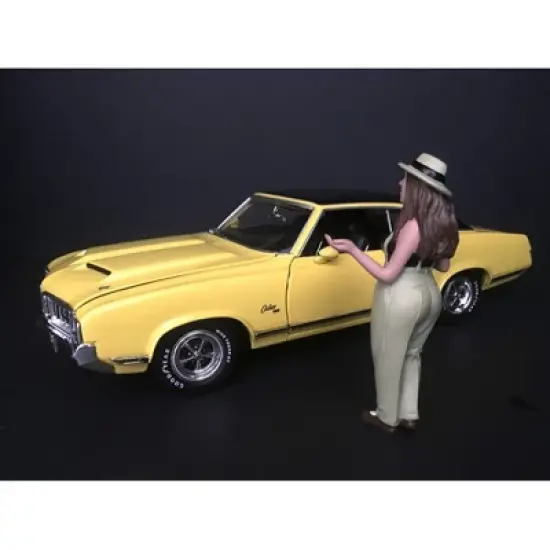 "Hanging Out II" Tanya Figurine for 1/18 Scale Models by American Diorama image {2}