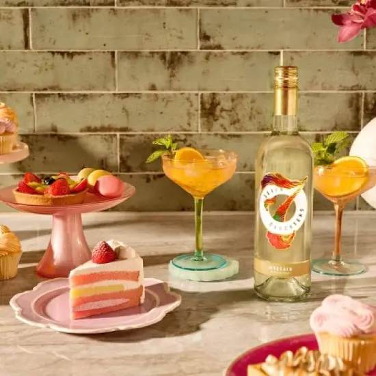 Seven Daughters Moscato White Wine - 750ml Bottle image {1}