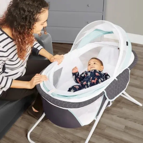 Dream On Me Day Dreamer 2-in-1 Portable Bassinet image {6}