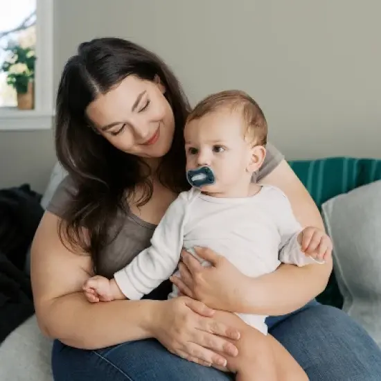 Dr. Brown's Advantage One-Piece Lightweight Silicone Pacifier Stage Two, with one Glow-in-the-Dark Pacifier - 3pk image {13}