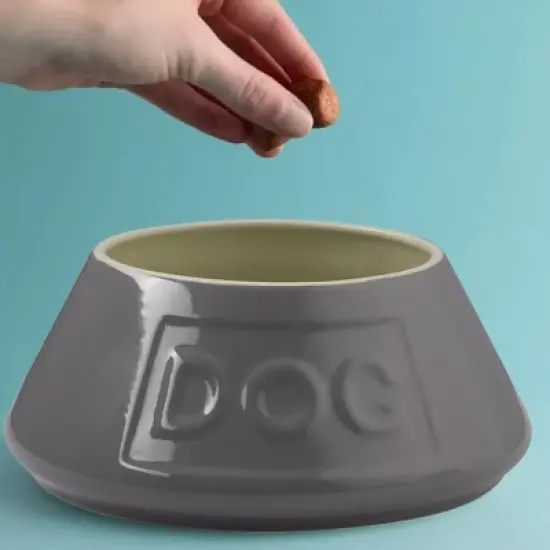 Mason Cash: Non-Tip Dog Bowl, Grey, 8.3", 54oz, Food & Water Angled Dish image {4}