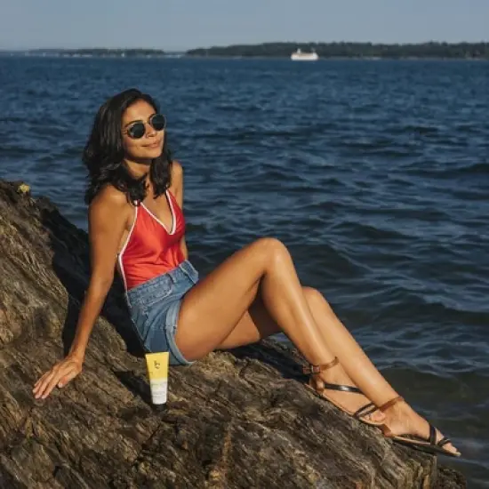 Beauty by Earth Broad Spectrum Mineral Body Sunscreen - SPF 25 image {9}