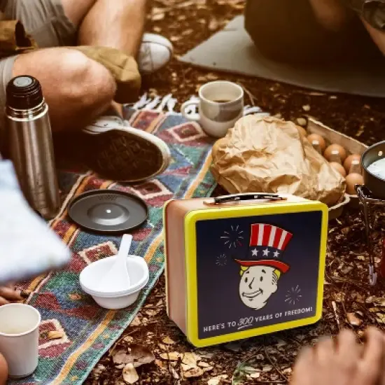 Fanwraps Fallout Collectibles | Fallout 76 Tricentennial Tin Tote Replica image {5}