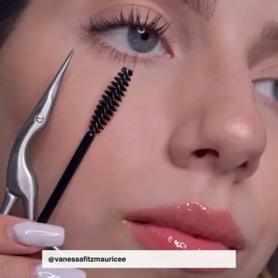 JAPONESQUE Brow Scissor & Spoolie image {6}