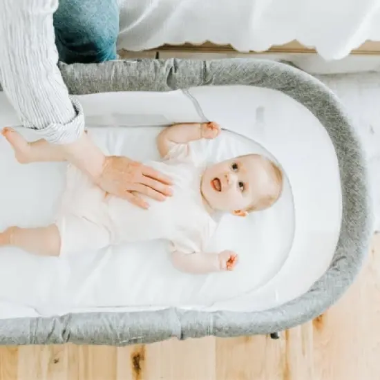 Baby Delight Slumber Deluxe Portable Rocking Bassinet image {2}