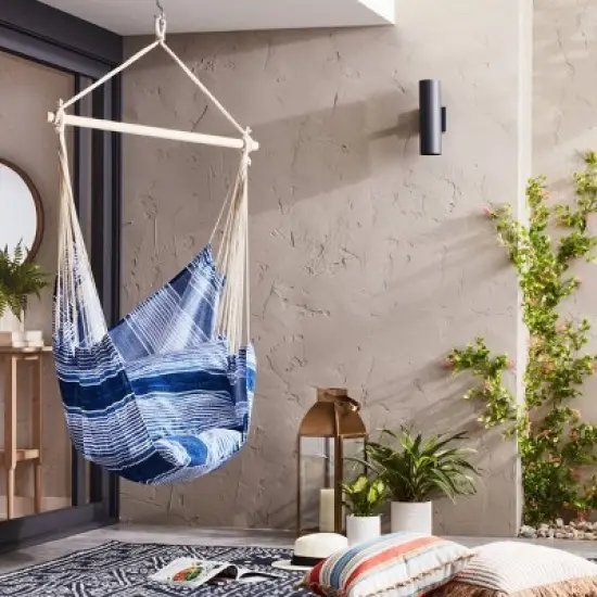 7' x 10' Medallion Outdoor Rug Navy - Threshold&trade; image {2}