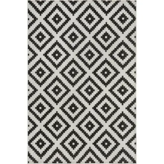 nuLOOM Darrow Moroccan Diamond Indoor/Outdoor Patio Area Rug image {9}
