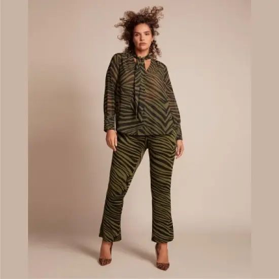 11 Honor&eacute; Collection Women's Flare Legging image {8}