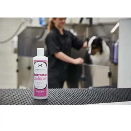 GROOMER ESSENTIALS Berry Clean Conditioner - 16 oz. image {6}
