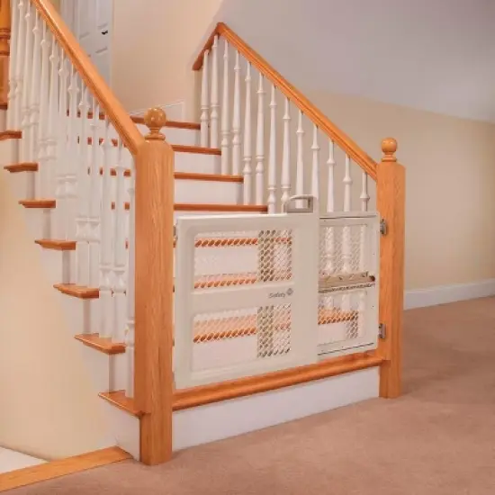 Dorel 2-in-1 Swing/Security Gate image {2}