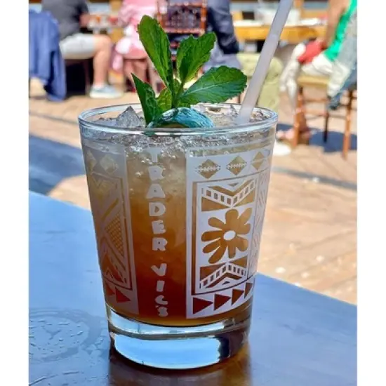 Trader Vic's the Original Mai Tai for Cocktail Mixes 32 Fl. Oz. / 946 Ml. image {1}