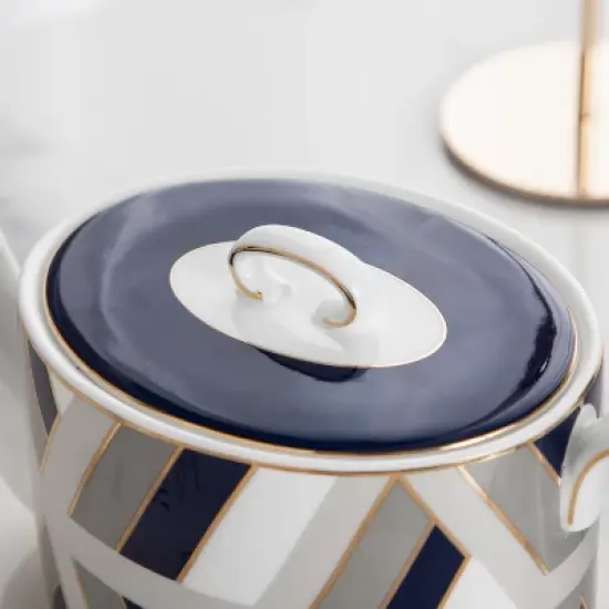 The Elegance in Porcelain Tea Service Collection - 600 cc tea pot image {3}