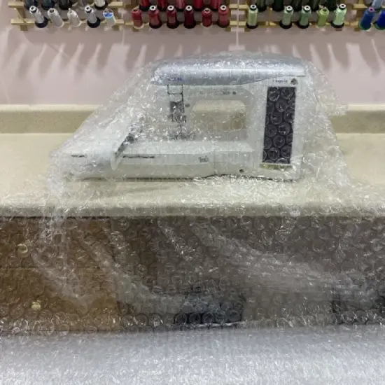 UOFFICE Large Bubble Roll Wrap - 48" Wide x 130 Ft Long, with Large 1/2" Bubbles image {7}