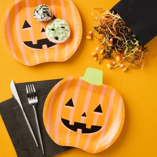 10ct Halloween Jack-O'-Lantern Pumpkin Shaped Dinner Plate - Spritz&trade; image {1}