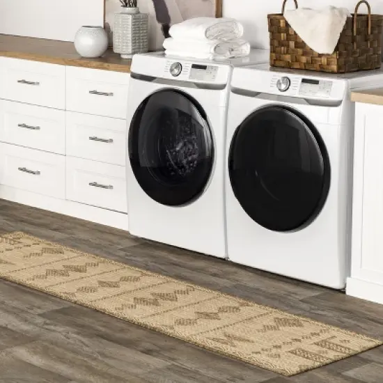 nuLOOM Alexandra Aztec Indoor and Outdoor Area Rug image {1}