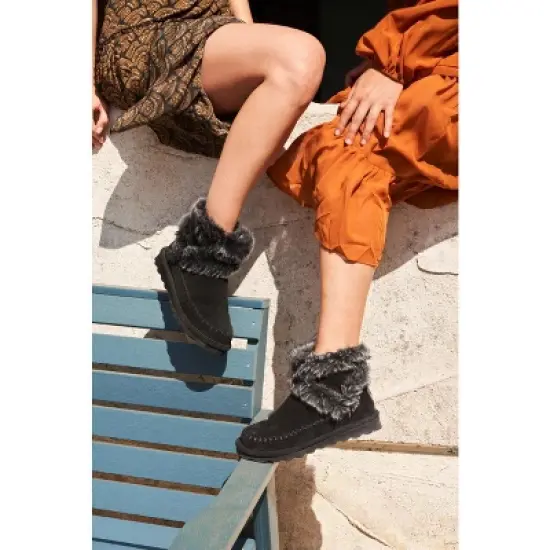 Bearpaw Women's CHLOE Boots image {7}