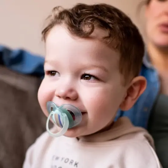 Tommee Tippee Night Pacifier 18-36m - White and Gray - 6pk image {3}