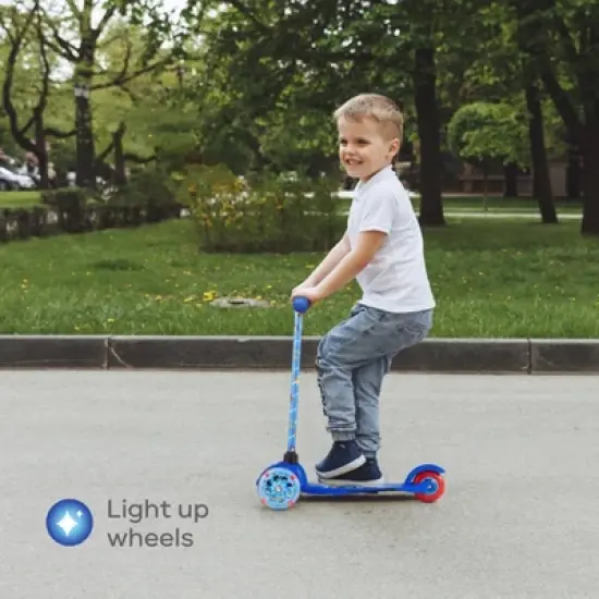 Sonic Tilt and Turn Scooter with Light Up Wheels image {10}