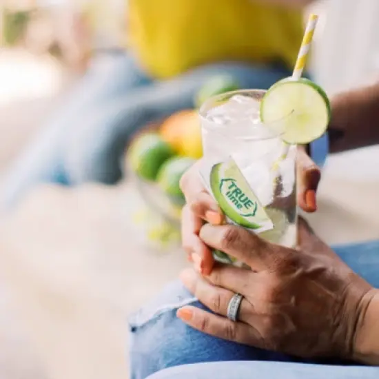 True Lime crystalized lime Flavored Water - 32pk/0.9oz Cans image {2}