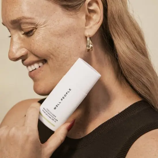 Well People Daygleamer Mineral Sunscreen Serum - SPF 34 - 1.7 fl oz image {7}