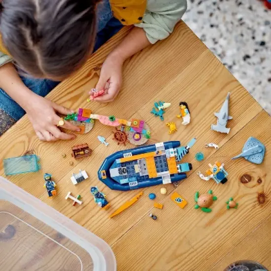 LEGO City Explorer Diving Boat Ocean Building Toy Set 60377 image {4}