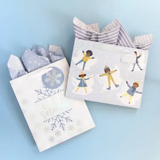 Soular Powered Large Gift Bag with Tissue Snow Flakes image {4}