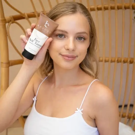 Beauty by Earth Face Self Tanner image {9}