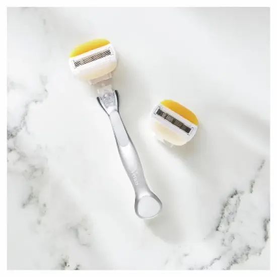 Venus Comfortglide with Olay Coconut Women's Razor + 2 Razor Blade Refills image {1}