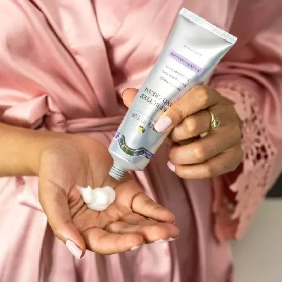 Tree To Tub Cocoa & Shea Butter Anti-Aging Hand Cream for Dry Hands image {4}