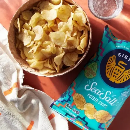 Siete Sea Salt Kettle Potato Chips - 5.5oz image {2}