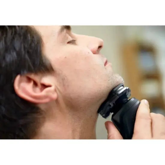 Philips Norelco Series 5000 Wet & Dry Men's Rechargeable Electric Shaver - S5588/81 image {7}