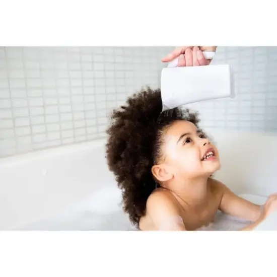 Ubbi Hair Rinse Cup image {4}