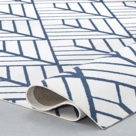 nuLOOM Tiffany Contemporary Diamond Indoor/Outdoor Patio Area Rug image {3}