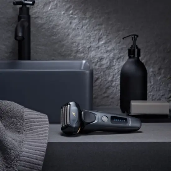 Panasonic Men's Arc5 Electric Shaver image {6}