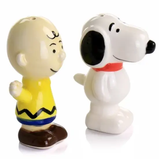 Peanuts Classical Pals Charlie Brown and Snoopy Figurine Salt and Pepper Shaker Set image {1}