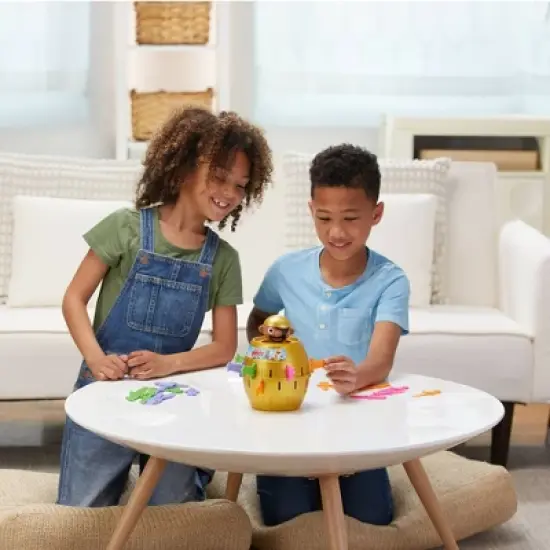 TOMY Pop Up Pirate Game image {3}