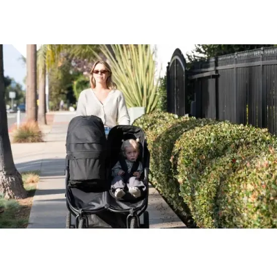 Bumbleride Indie Twin Bassinet in Black image {5}