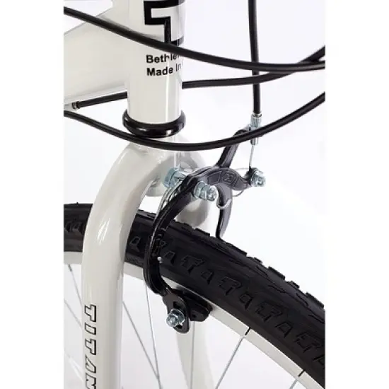 Titan Bikes Wildcat 12-Speed Women's Mountain Bike with Adjustable Saddle Height, Blue/White image {3}