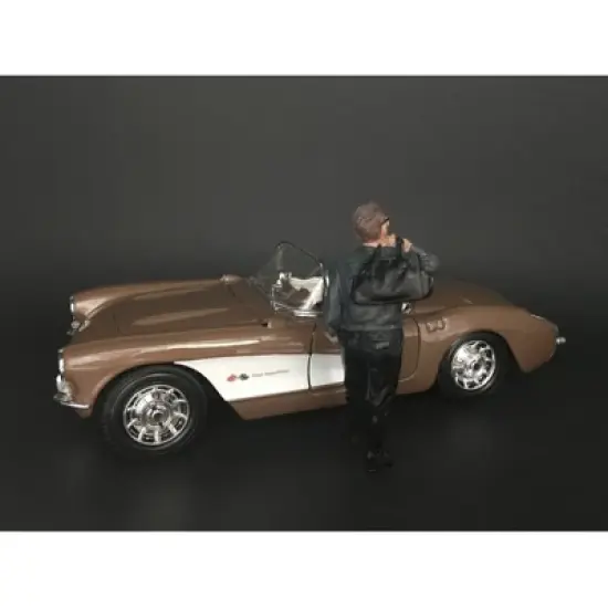 "Ladies Night" Tom (Bartender) Figurine for 1/24 Scale Models by American Diorama image {2}