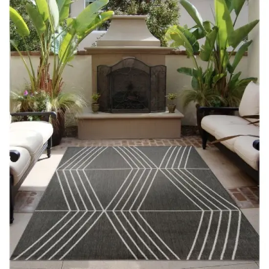 5' x 7' Tilt Outdoor Rug Gray - Project 62&trade; image {4}