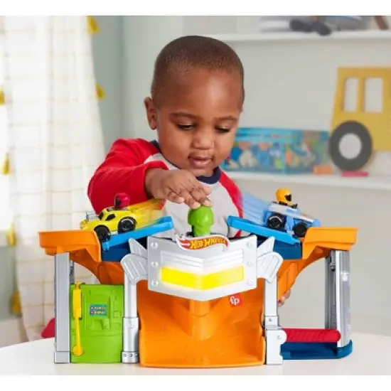 Fisher-Price Little People Hot Wheels Racetrack image {2}