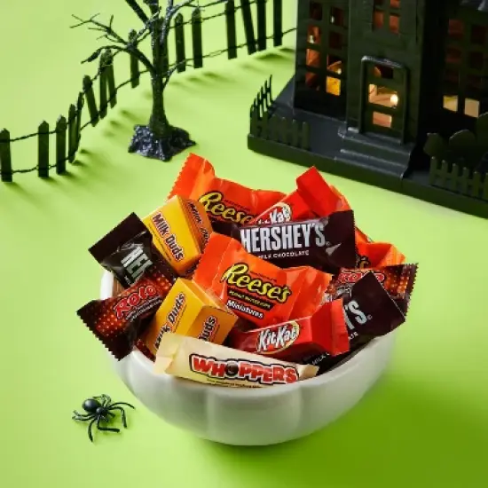 Hershey's Halloween Chocolate Miniatures Variety Pack - 230pc/65.47oz image {1}