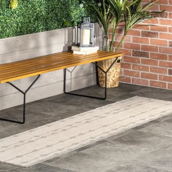 nuLOOM Kiernan Vertical Teardrop Stripe Indoor and Outdoor Area Rug image {1}