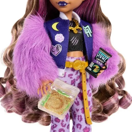 Monster High Clawdeen Wolf Fashion Doll with Pet Dog Crescent and Accessories image {3}