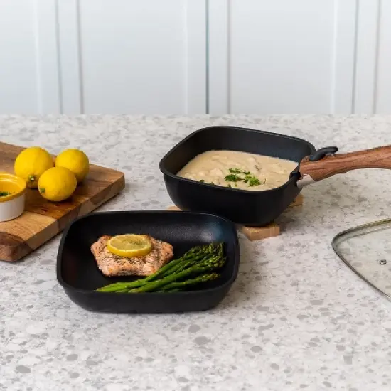 IRIS USA Non Stick Cast Aluminum Frying Pan Skillet with Soft Touch Handle image {2}