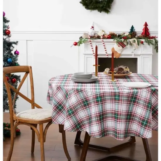 Avanti Linens Holiday Plaid 70" Round Tablecloth image {2}