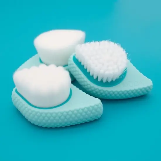 MODA Brush Spa Prep & Glow 2pc Kit, Includes Exfoliation, Crease, and Moisturizer Brushes image {3}