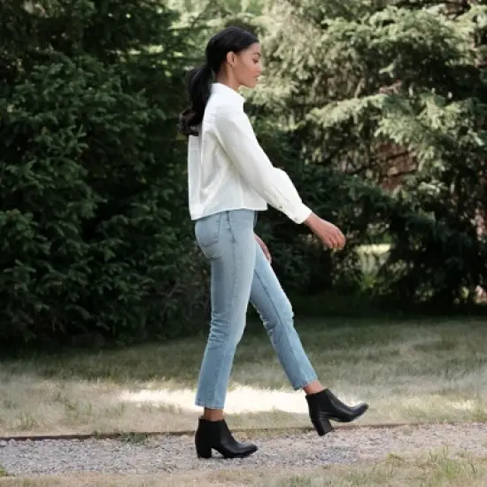 Nisolo Sustainable Women's Heeled Chelsea Boot image {4}